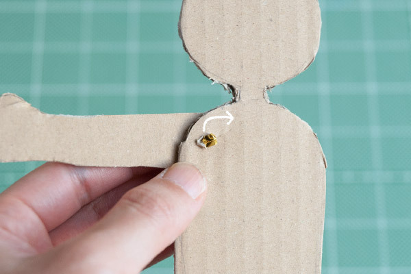 親子で作って遊べる、うごくお月見影あそび【おうちで季節イベント お手軽アートレシピ Vol.22】