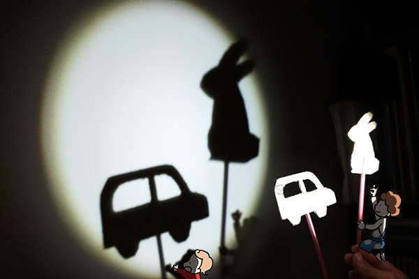 親子で作って遊べる、うごくお月見影あそび【おうちで季節イベント お手軽アートレシピ Vol.22】