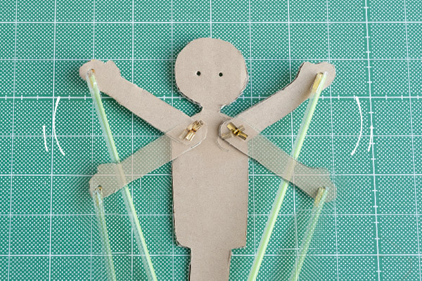 親子で作って遊べる、うごくお月見影あそび【おうちで季節イベント お手軽アートレシピ Vol.22】