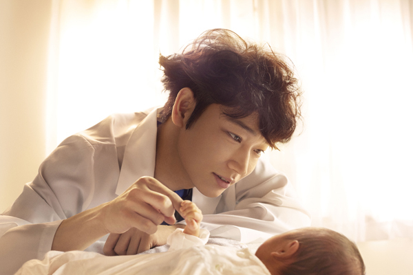 綾野剛×星野源『コウノドリ』新シリーズ直前に知っておきたい、2人の隠されたヒミツ