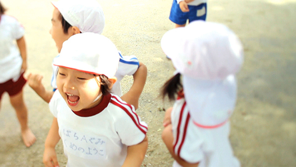 食べたものが、わたしになる！　和食の給食が子どもの命に…映画「いただきます」