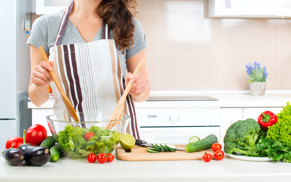 綾瀬はるか『奥様は、取り扱い注意』登場人物があやしすぎる！　西島秀俊の正体は