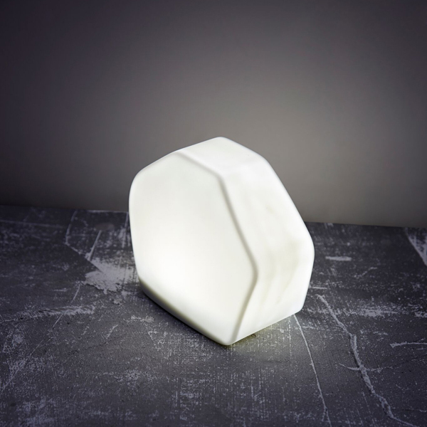 流氷ソーラーランプや、アラジンの魔法のランプも登場?!  子どもの想像力を育むユニークな照明たち