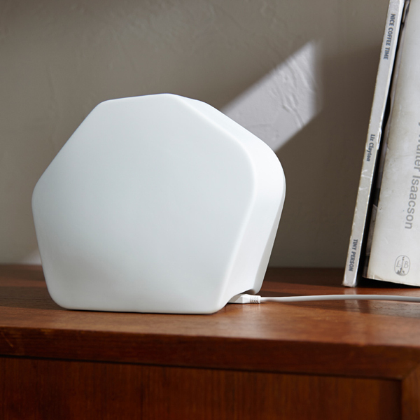 流氷ソーラーランプや、アラジンの魔法のランプも登場?!  子どもの想像力を育むユニークな照明たち