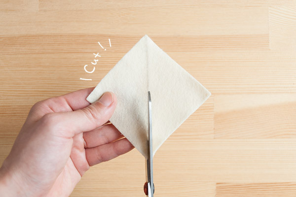 簡単手づくり×あるもので！　ハロウィンの魔女っ子リボンとネコ耳【おうちで季節イベント お手軽アートレシピ Vol.24】