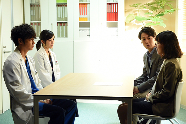 『コウノドリ』綾野剛VS星野源がぶつかる2つのリスク。胎児と母体どっちが優先？