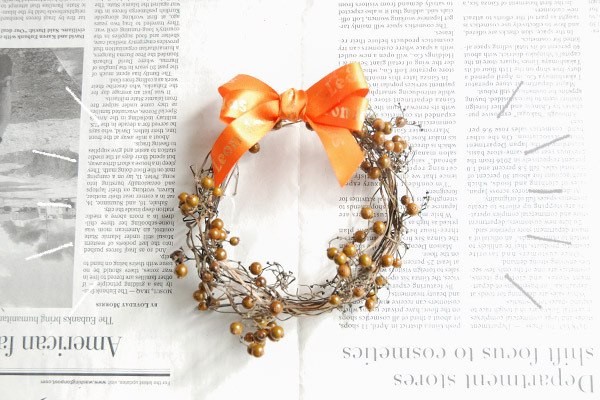 拾った木の実でかわいくできちゃう！　ナチュラルリースとダンボールのミニリース【おうちで季節イベント お手軽アートレシピ Vol.25】