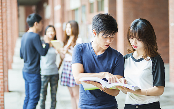 海老蔵さんが東大不合格でもハーバード大なら合格するワケ【尾木ママ×茂木先生対談「偏差値教育の大問題」 Vol.1】