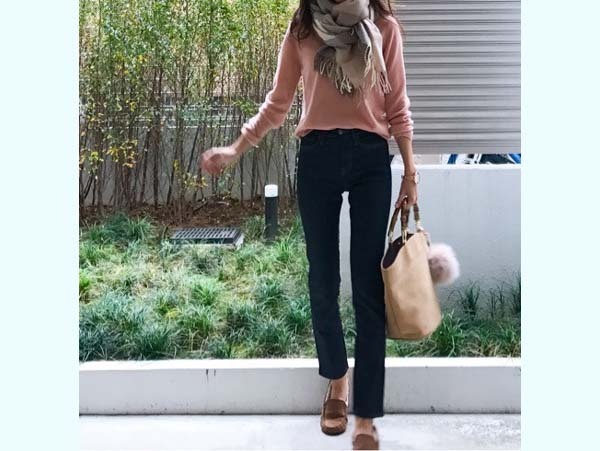 「差し色」アイテムで垢抜ける！ 暗くなりがちな冬のきれいめコーデ術【ユニクロ大人コーデ～アメブロ30代ファッション1位 Hanaさん ～ Vol.14】