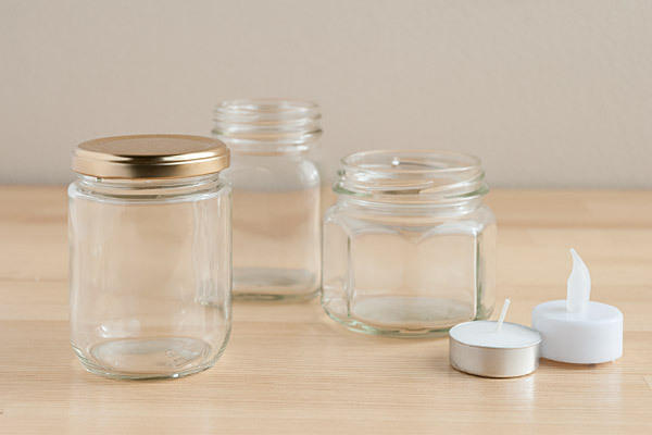 ゆらめく光にうっとり！　子どもとつくるクリスマスのキャンドルホルダー【おうちで季節イベント お手軽アートレシピ Vol.26】