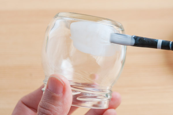 ゆらめく光にうっとり！　子どもとつくるクリスマスのキャンドルホルダー【おうちで季節イベント お手軽アートレシピ Vol.26】