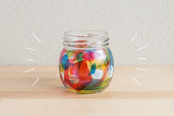 ゆらめく光にうっとり！　子どもとつくるクリスマスのキャンドルホルダー【おうちで季節イベント お手軽アートレシピ Vol.26】