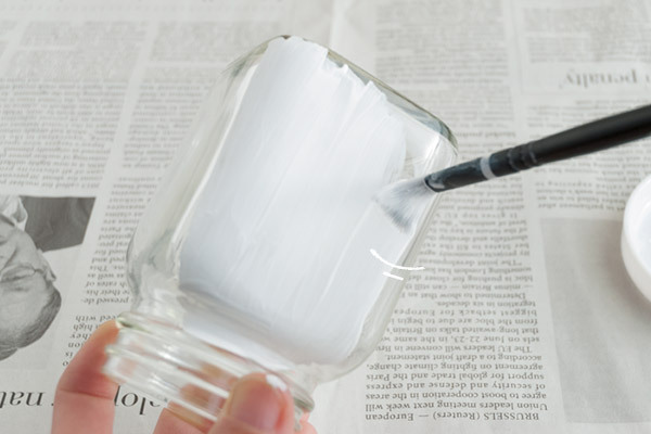 ゆらめく光にうっとり！　子どもとつくるクリスマスのキャンドルホルダー【おうちで季節イベント お手軽アートレシピ Vol.26】