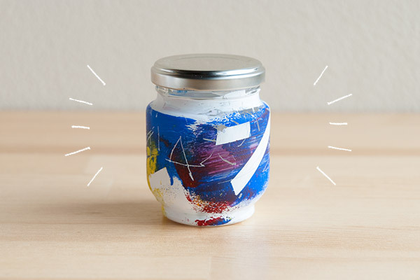 ゆらめく光にうっとり！　子どもとつくるクリスマスのキャンドルホルダー【おうちで季節イベント お手軽アートレシピ Vol.26】