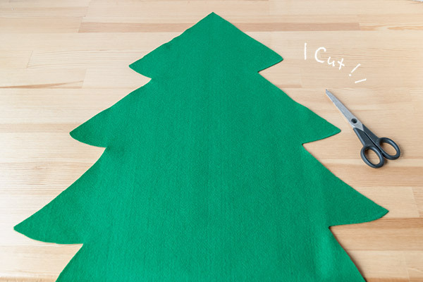 少ないスペースでも楽しめる！　ウォールツリーと毛糸のオーナメント【おうちで季節イベント お手軽アートレシピ Vol.27】