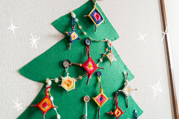 少ないスペースでも楽しめる！　ウォールツリーと毛糸のオーナメント【おうちで季節イベント お手軽アートレシピ Vol.27】