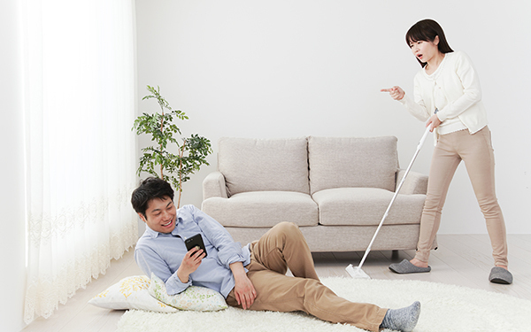 妻が怖いのは夫が悪い？ 飲み会・子育て・時間の使い方にイライラする