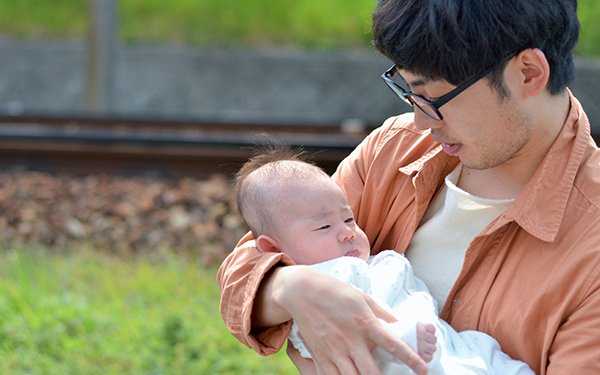 夫は子どもよりスマホが大事？ 夫婦円満に必要なたったひと言とは