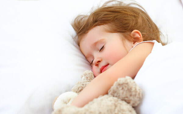 寝顔が天使のようにかわいい！ 医学博士に聞いてみた「疑問だらけの子どもの眠り」
