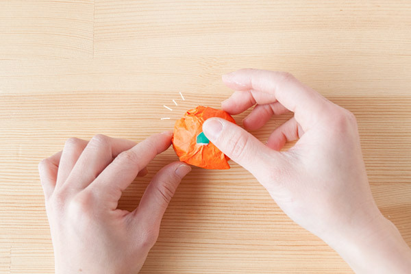 紙をくしゃくしゃ楽しく作れる！　おりがみ&紙ひものしめ縄リース【おうちで季節イベント お手軽アートレシピ Vol.28】