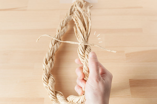 紙をくしゃくしゃ楽しく作れる！　おりがみ&紙ひものしめ縄リース【おうちで季節イベント お手軽アートレシピ Vol.28】