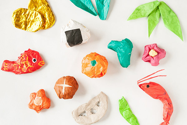 紙をくしゃくしゃ楽しく作れる！　おりがみ&紙ひものしめ縄リース【おうちで季節イベント お手軽アートレシピ Vol.28】