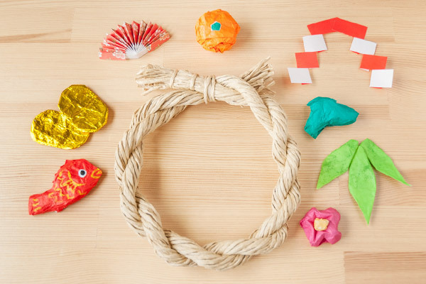 紙をくしゃくしゃ楽しく作れる！　おりがみ&紙ひものしめ縄リース【おうちで季節イベント お手軽アートレシピ Vol.28】