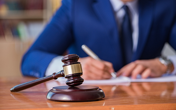 冬ドラマ、ママがハマる大本命は？　松潤、吉岡里帆…壮絶な過去を持つ主人公がいっぱい