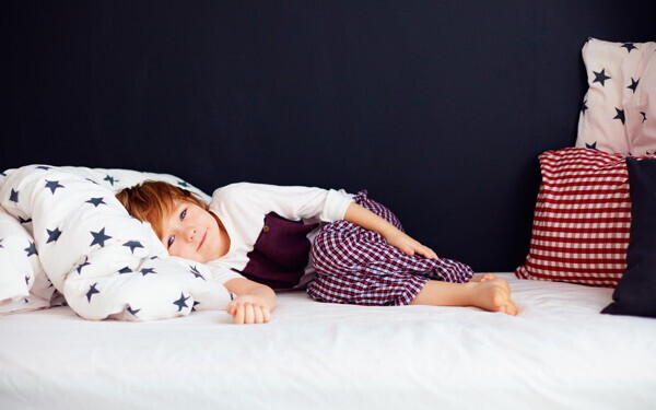 寝ない子との戦いに終止符！？ 成功した寝かしつけの３つのポイント