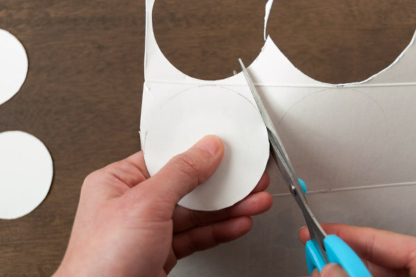 【新連載】意外とハードなスポーツ!?　メンコ遊び【昔ながらが”今”楽しい！レトロアートレシピ Vol.1】