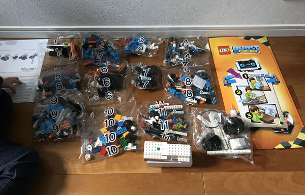 最新のレゴでプログラミングが学べる！　この集中力、勉強でも生かせると良いな～