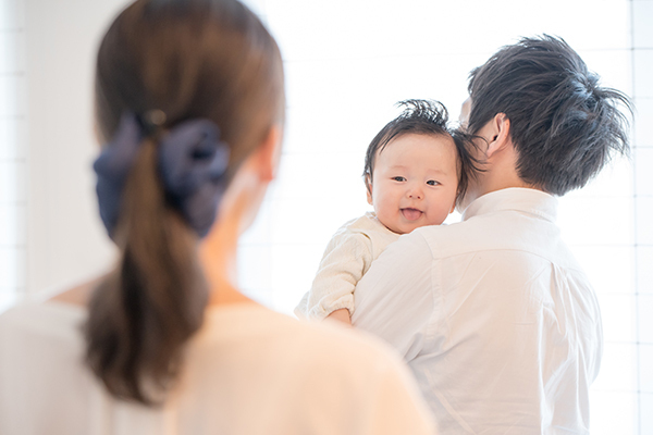 息子ばかりかわいがる夫や周囲にイライラ…　嫉妬してしまいます