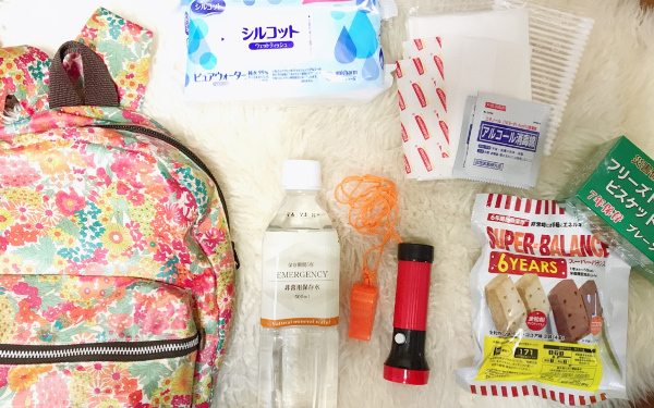3歳5歳7歳、3人子連れ避難の非常用グッズ「何をどれくらい？」収納のプロママが準備したのはこれだけ！