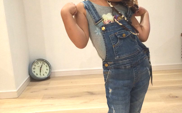 「弟がピンクのフリル!?」そんな悲劇を避ける「男女間おさがり」子ども服選び4カ条