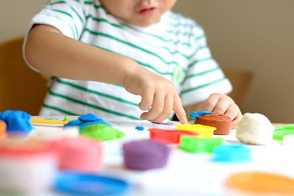 なんでもありでOK！ 良原リエさんに聞いた、子どもと一緒に「手づくり」を楽しむ方法【手づくり子そだて vol.2】