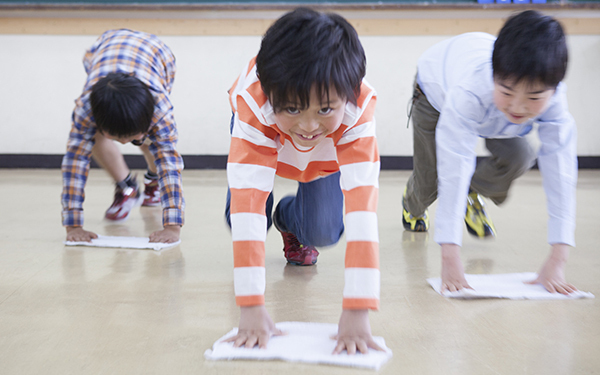 「子どもをほめる」ことの副作用にご用心！【子どもが伸びる「アドラー式子育て」2】