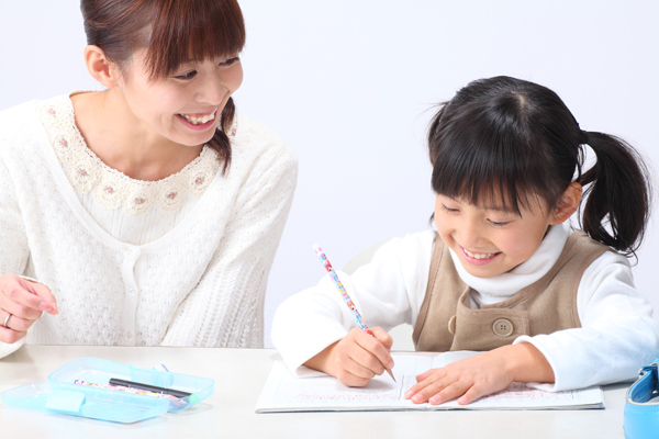 「子どもをほめる」ことの副作用にご用心！【子どもが伸びる「アドラー式子育て」2】