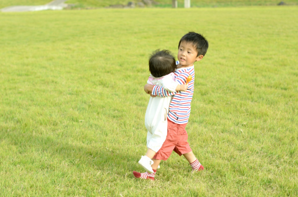 長子はどんな性格？ 頼られ上手で甘え下手なエルサタイプ【“生まれ順”で子育てまるわかり！  第2回】