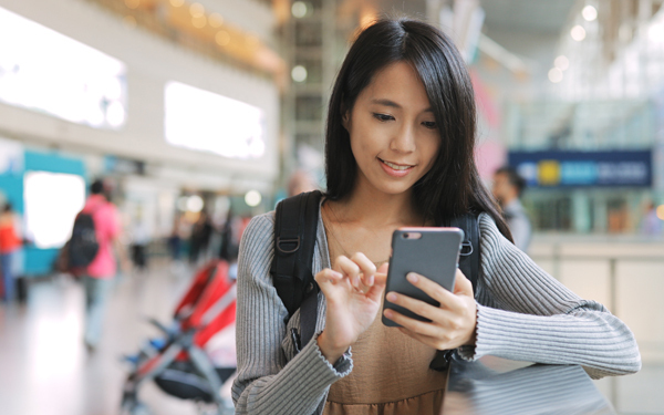 渋谷駅のベビーカー移動は、まさかの八方塞がり！　子連れ外出はスマホ利用も難しい