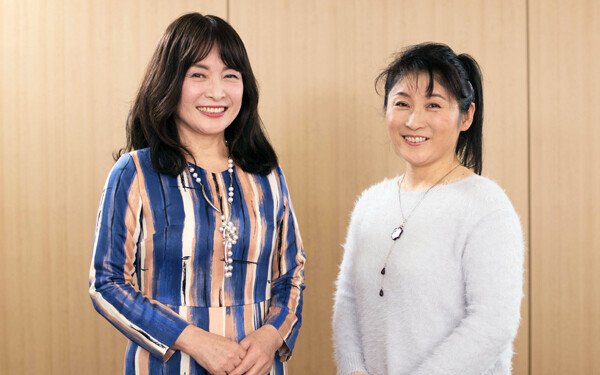 佐藤ママこと佐藤亮子さん（左）卓球選手・平野美宇さんの母・平野真理子さん（右）