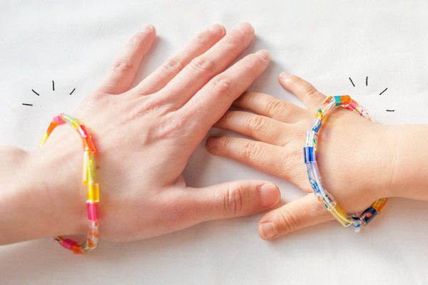 びっくり、あんなものがビーズに変身！ 親子で楽しめるカラフルビーズ【昔ながらが”今”楽しい！レトロアートレシピ Vol.5】