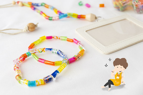 びっくり、あんなものがビーズに変身！ 親子で楽しめるカラフルビーズ【昔ながらが”今”楽しい！レトロアートレシピ Vol.5】