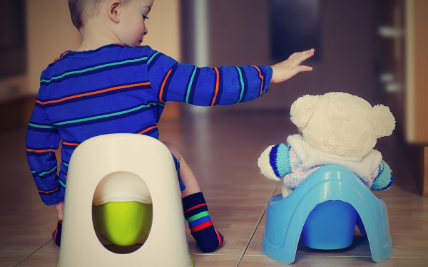 トイレトレーニングはいつから？　おむつ卒業「初夏から始めるメリット」と「3つのタイミング」