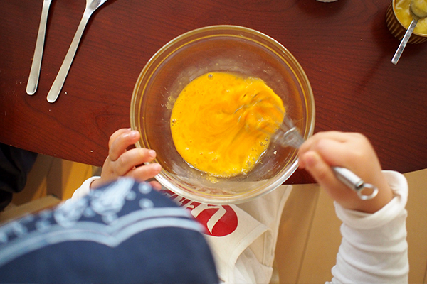 2歳児でも失敗しない！  子どもが一人で作れる「カップケーキ」のレシピ【子どもに料理を教えたい！  Vol.3】