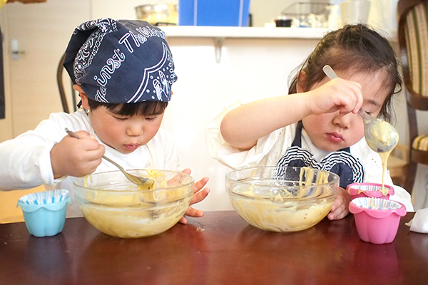 2歳児でも失敗しない！  子どもが一人で作れる「カップケーキ」のレシピ【子どもに料理を教えたい！  Vol.3】