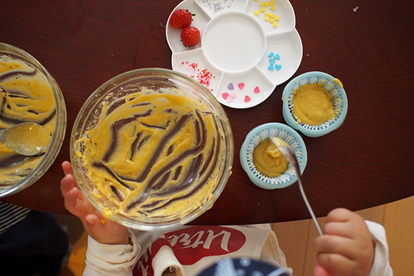 2歳児でも失敗しない！  子どもが一人で作れる「カップケーキ」のレシピ【子どもに料理を教えたい！  Vol.3】