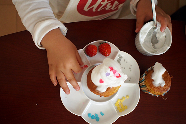 2歳児でも失敗しない！  子どもが一人で作れる「カップケーキ」のレシピ【子どもに料理を教えたい！  Vol.3】