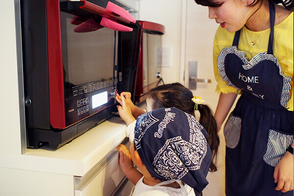 2歳児でも失敗しない！  子どもが一人で作れる「カップケーキ」のレシピ【子どもに料理を教えたい！  Vol.3】