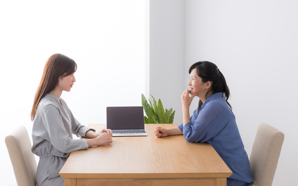 母との関係が苦しい。娘の気持ちを母はわかってくれるのか？【母が重たい娘たち 第2回】