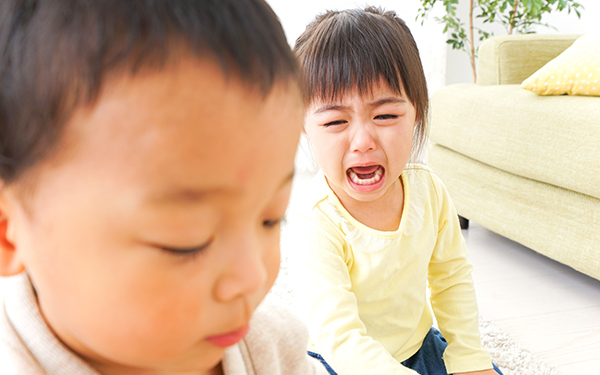 登園しぶりで毎日の号泣がつらい…ママの心を軽くするには